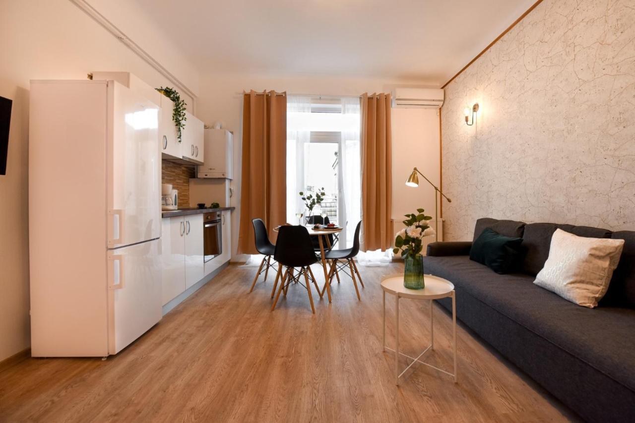 Cozy 1Br Escape - Apartment With Charming Balcony Near Universitate Букурещ Екстериор снимка